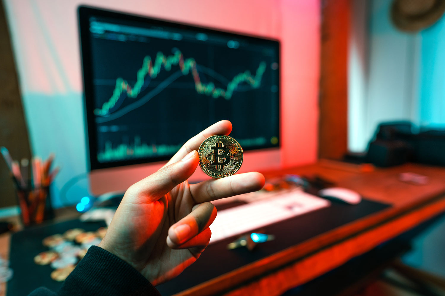 Bitcoin trades above $17,000;  Check cryptocurrency prices today